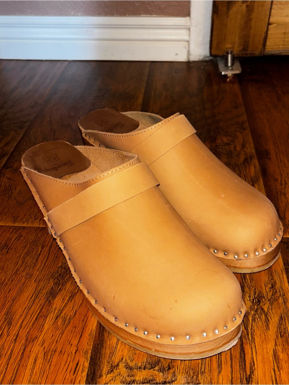 Troentorp wood clogs